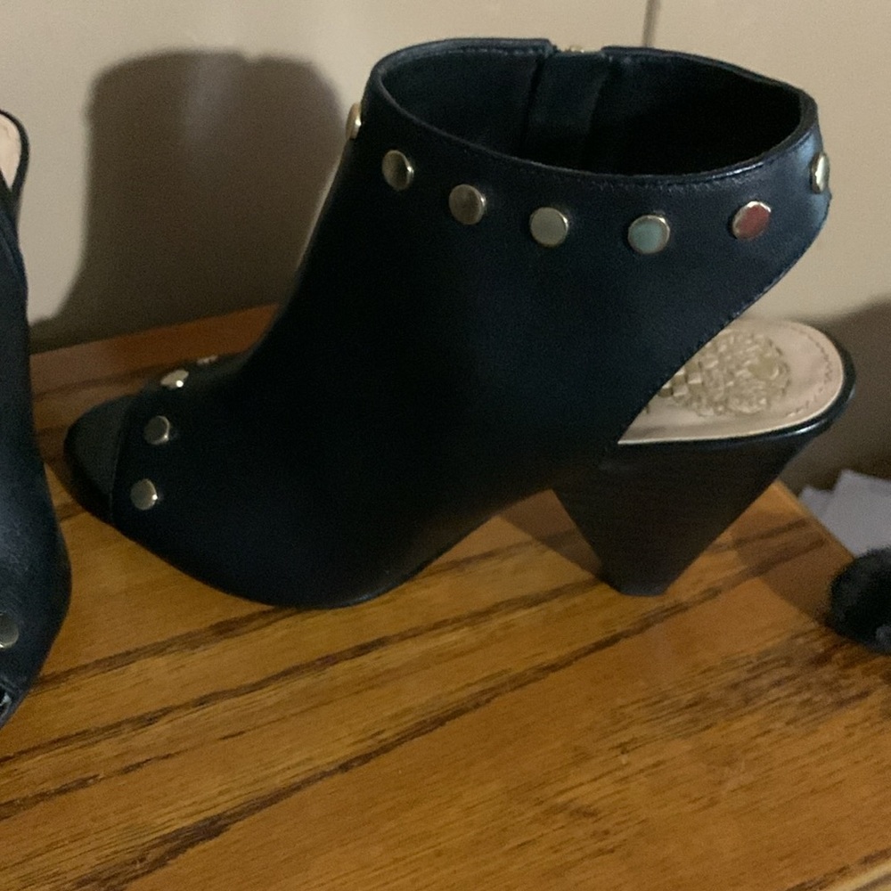 Vince Camuto Open Toe Booties, Size 7 1/2 But Fit… - image 4